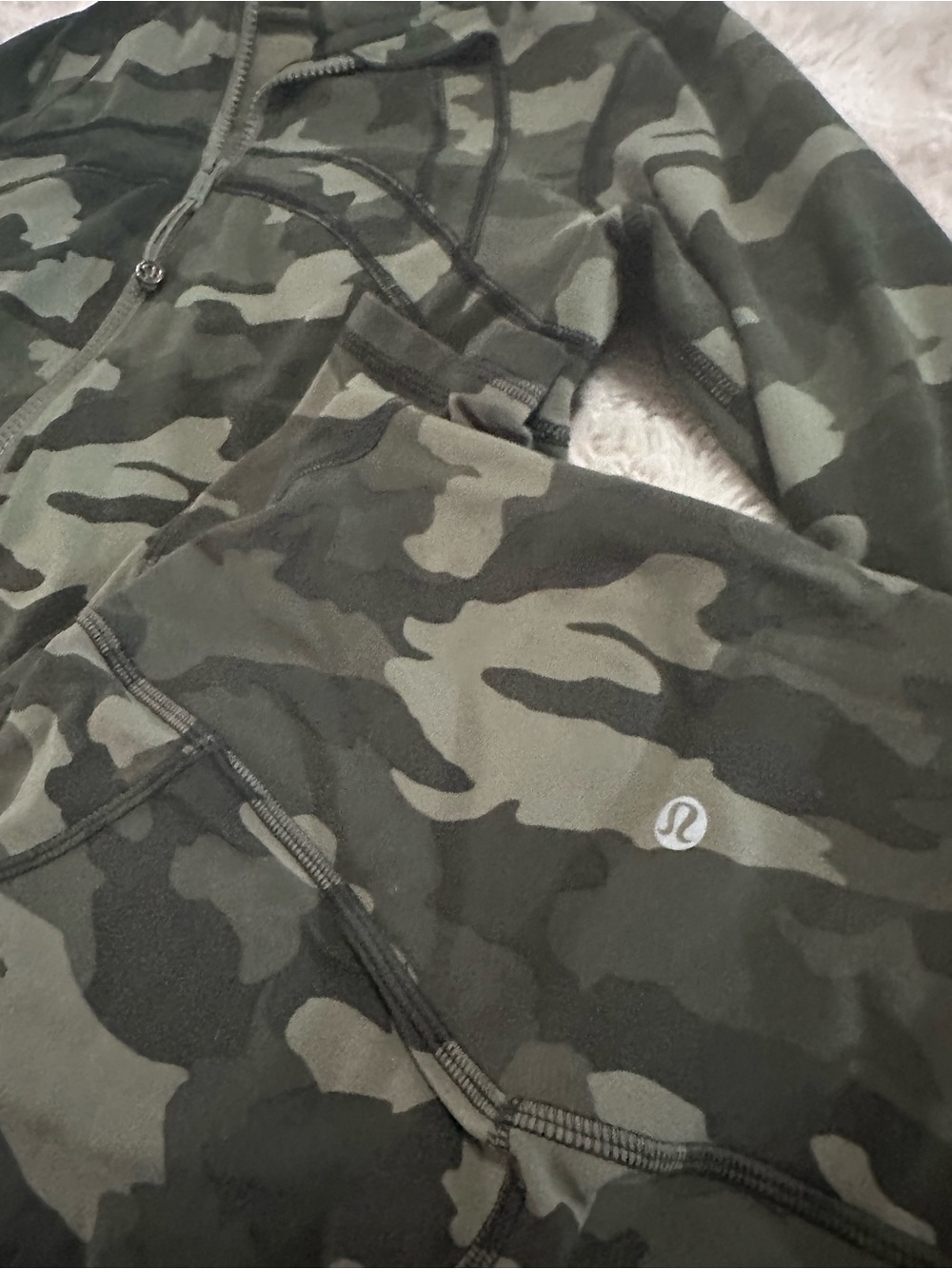lululemon athletica Green Camo Leggings & Jacket Set - Picture 4 of 8